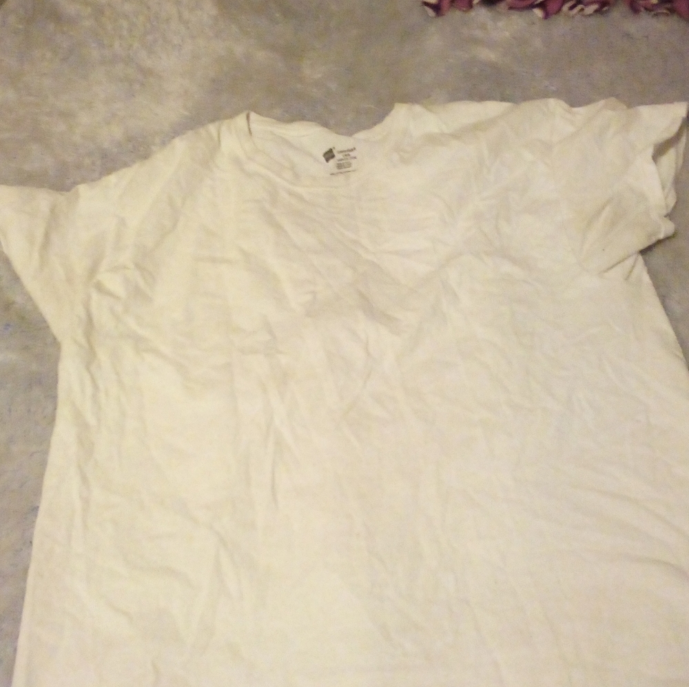 White tee